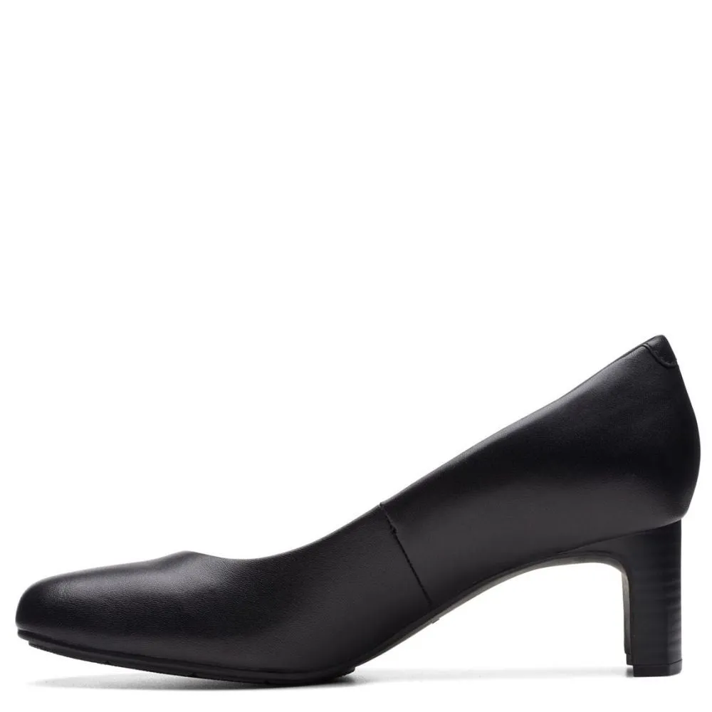 Clarks Women's Kyndall Iris in Black Leather