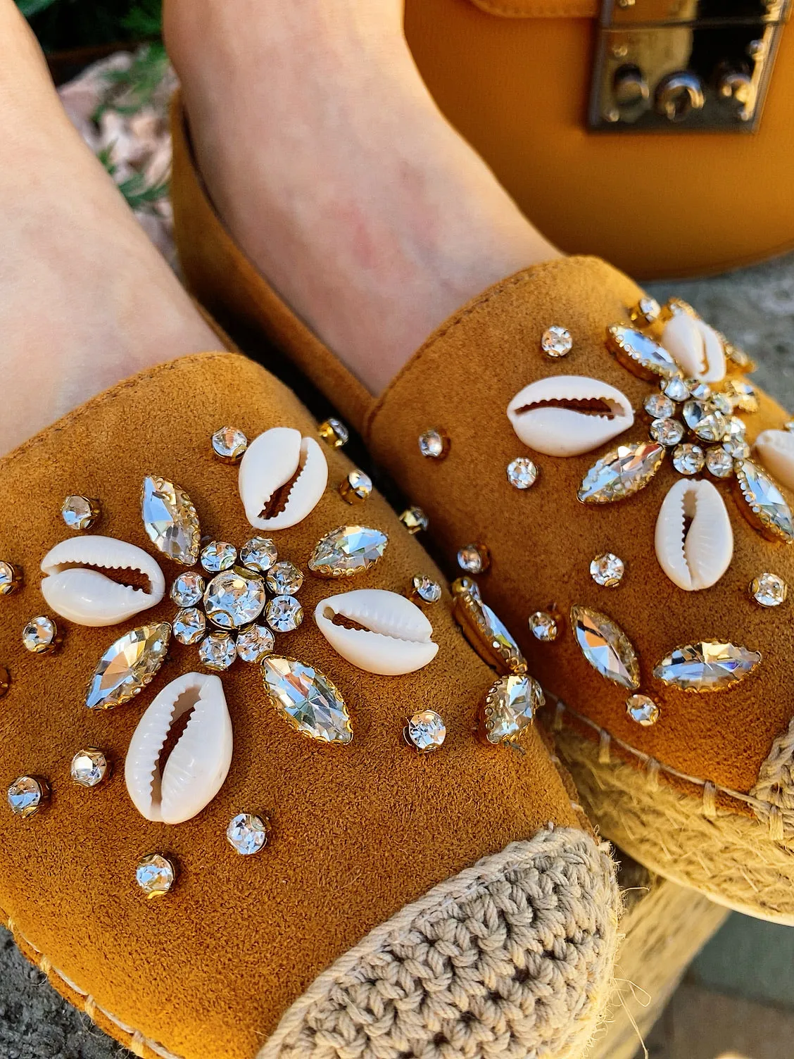 Espadrillas camel estive con conchiglie