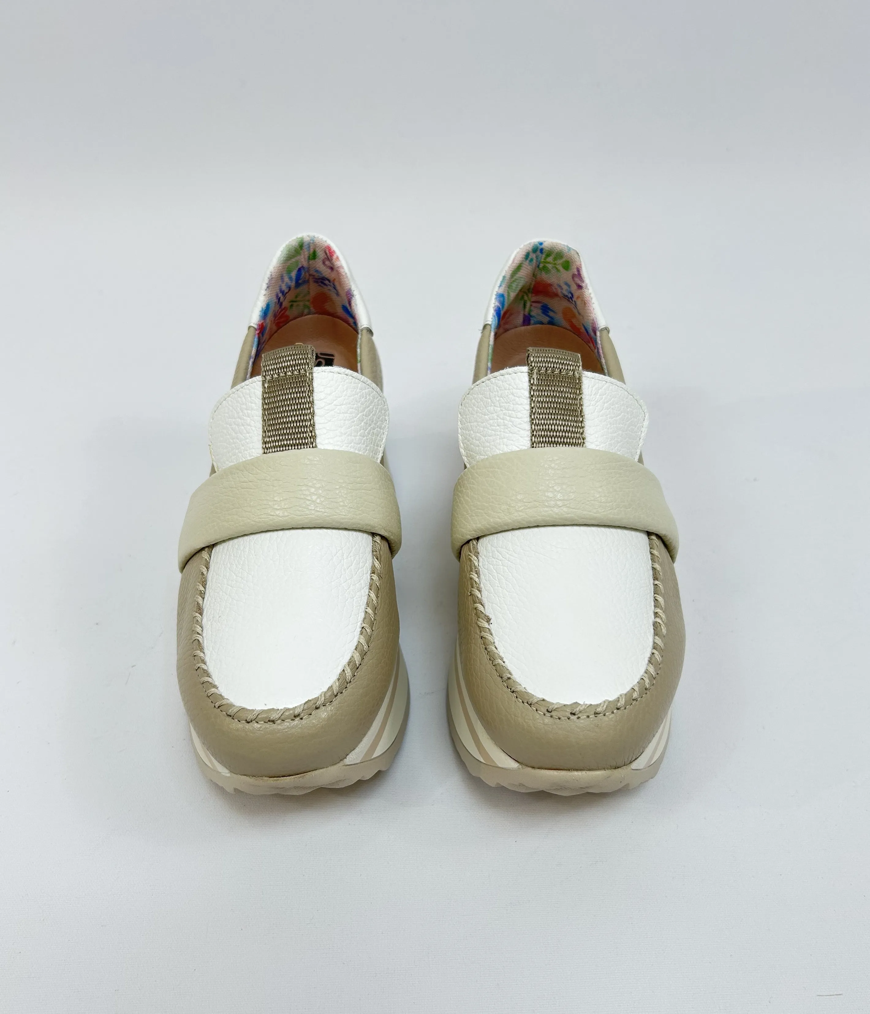 JOSE SAENZ Beige & White Loafer
