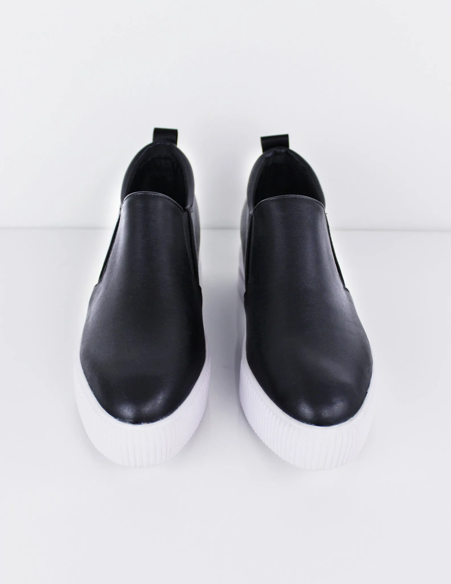 MUSTA SNEAKERS