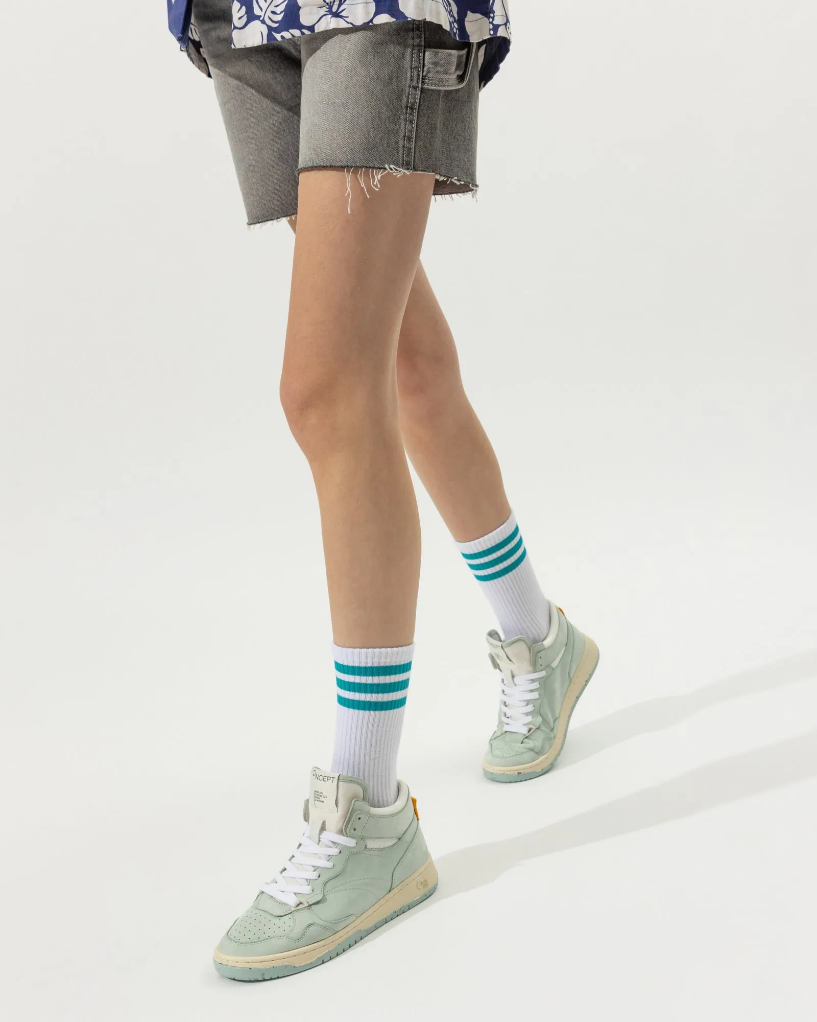 Oncept Philly Sneakers in Vapor Blue