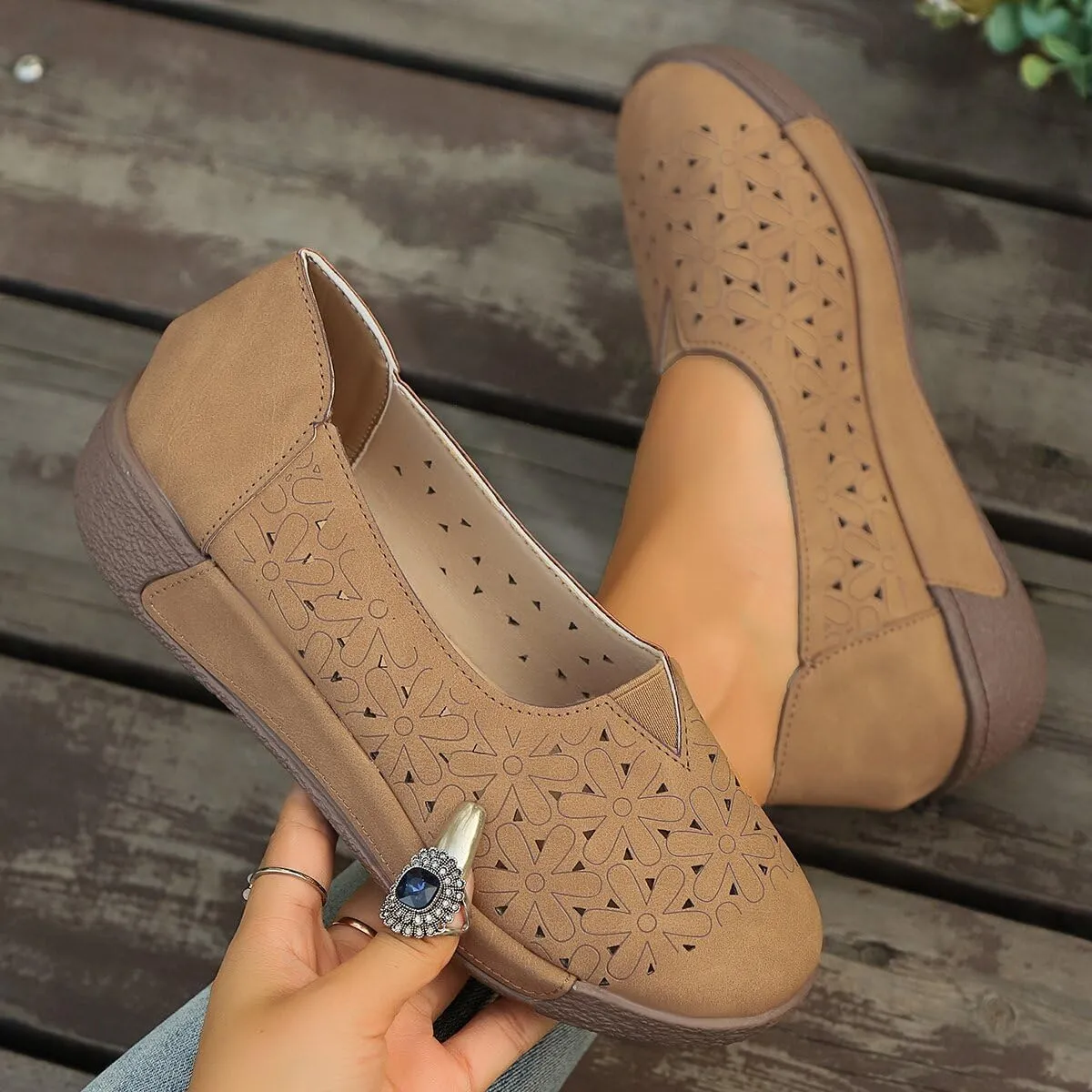 Sandals for Women 2025 Comfortable Womens Flat Shoes Round Toe Hollow Casual Loafers Slip On Walking Flats Dress Shoes for Women