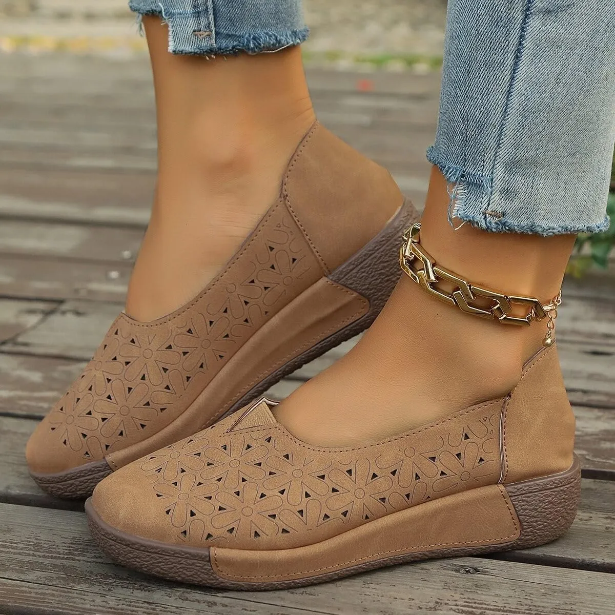 Sandals for Women 2025 Comfortable Womens Flat Shoes Round Toe Hollow Casual Loafers Slip On Walking Flats Dress Shoes for Women