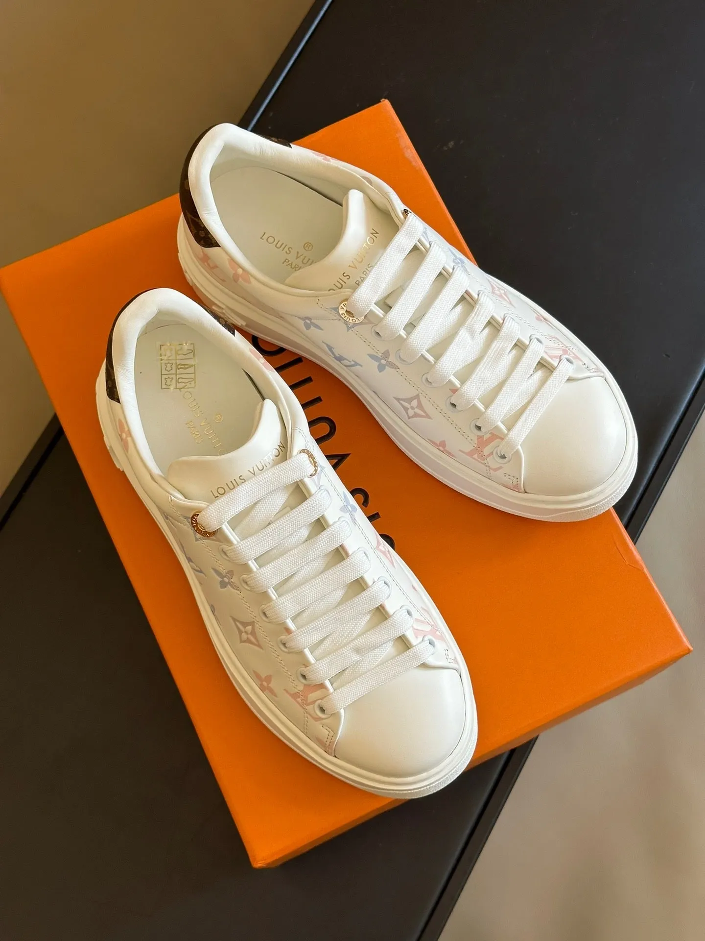 SE1157  LB Time Out Sneaker / Size4-10