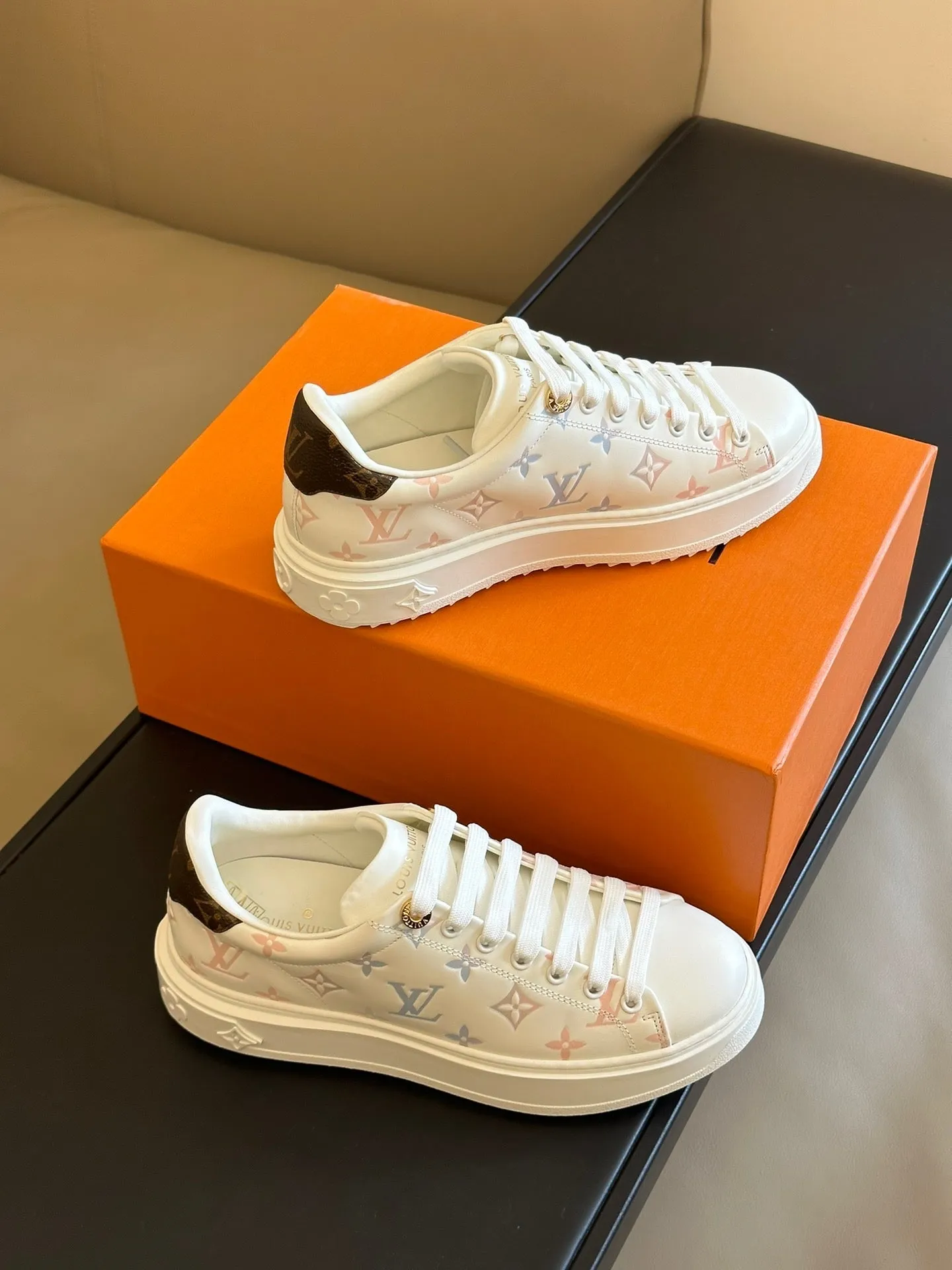 SE1157  LB Time Out Sneaker / Size4-10