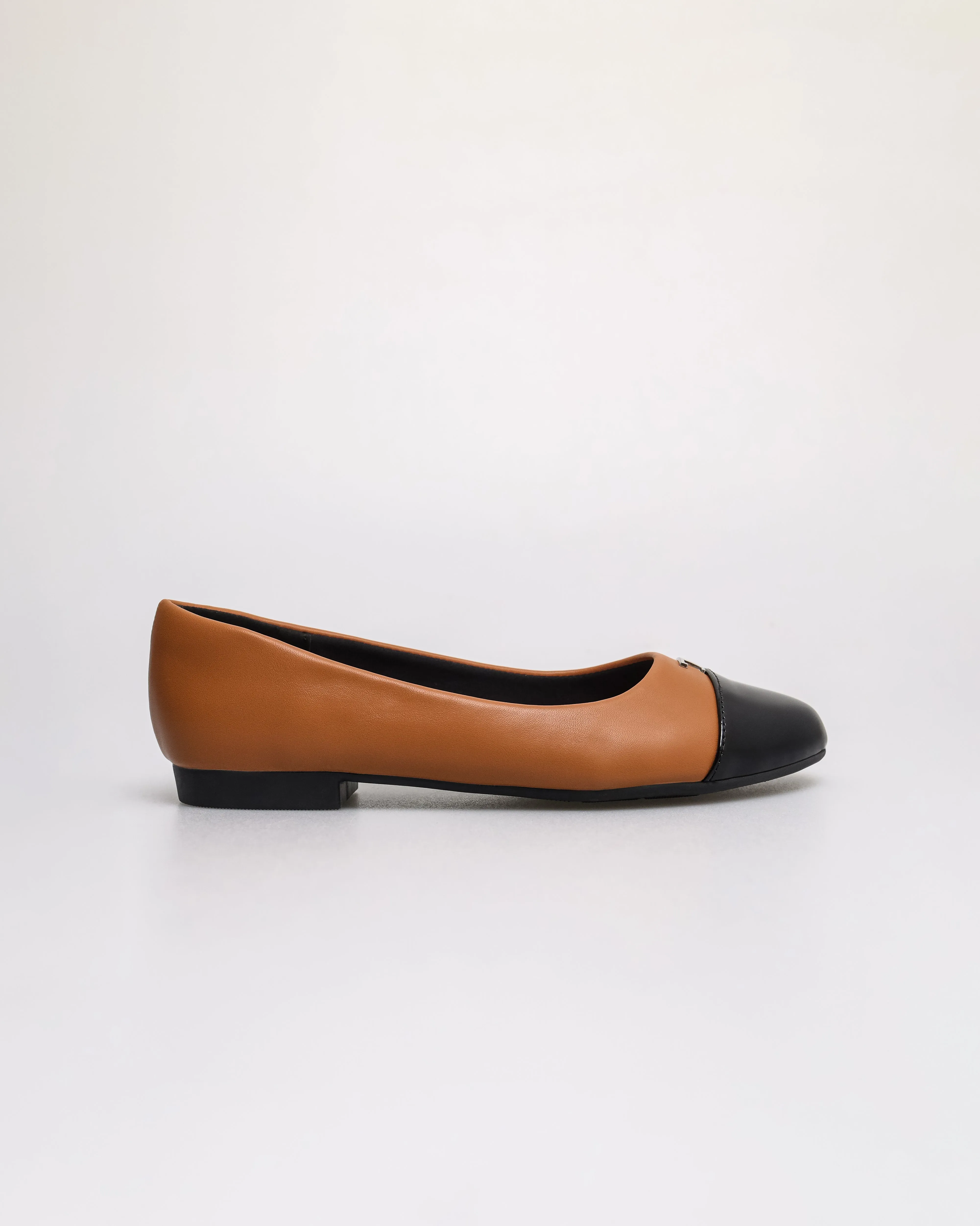 Tomaz NN575 Ladies Mini T-Charm Flats